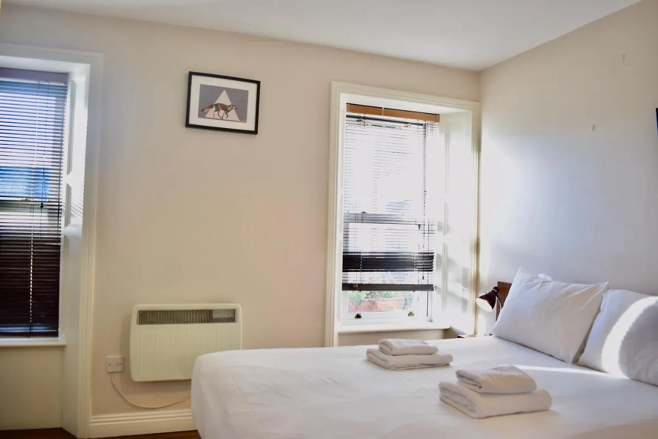 Modern 2 Bedroom Flat Above Family Run Pub Dublin