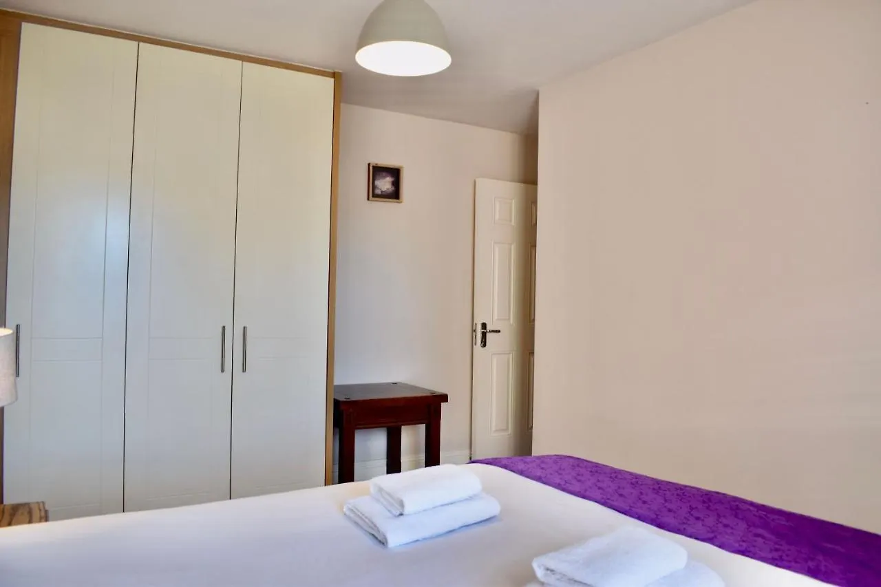 Apartment Modern 2 Bedroom Flat Above Family Run Pub Dublin Ireland